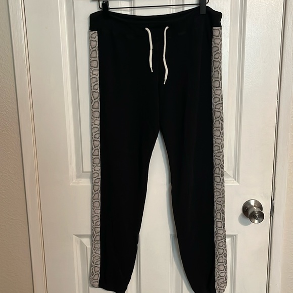 Monrow Pants - Monrow Lightweight Ribbed Joggers Size L